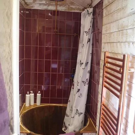 Cherry Tub In The Orchard. Cozy Getaway *